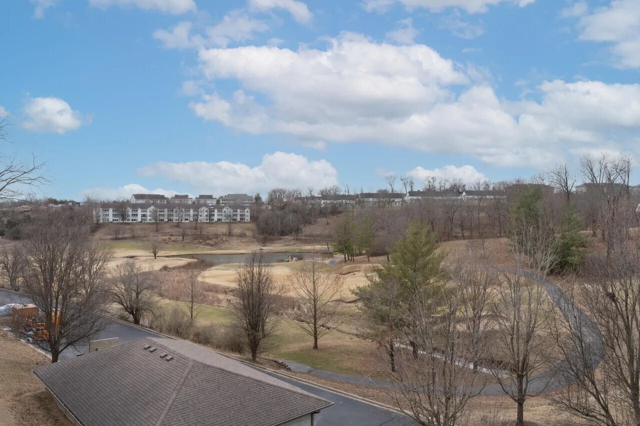 Building Photo - 2700 Green Mountain Dr