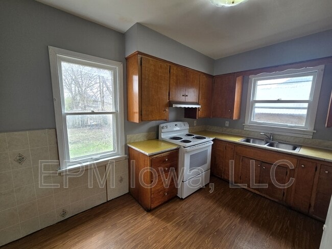 Building Photo - 216 Courtland St