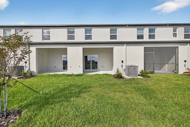 Building Photo - New 3 Bed Townhouse!