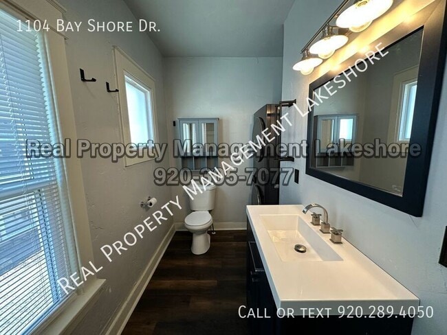 Building Photo - 1104 Bay Shore Dr