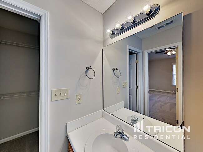 Building Photo - 2113 Ruddy Rd