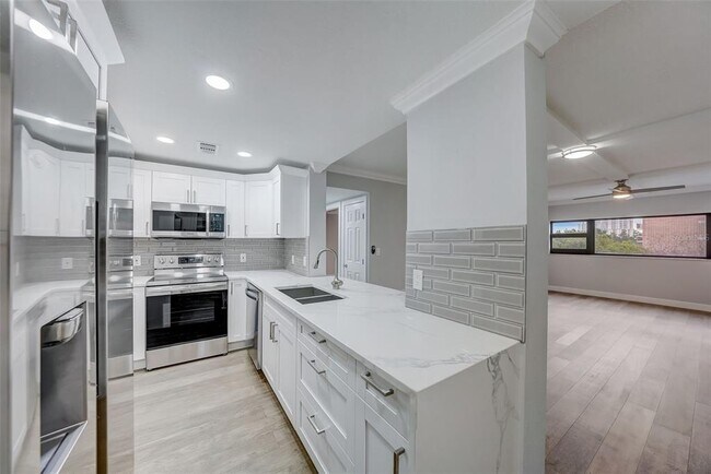 Building Photo - 4141 Bayshore Blvd