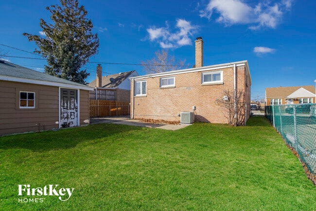 Building Photo - 4033 Gremley Ave
