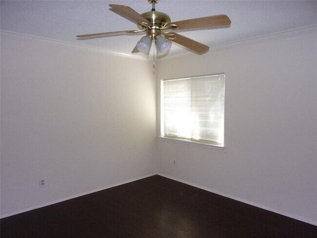 Building Photo - 6301 Back Bay Ln