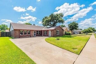 Building Photo - 304 Springridge Ln