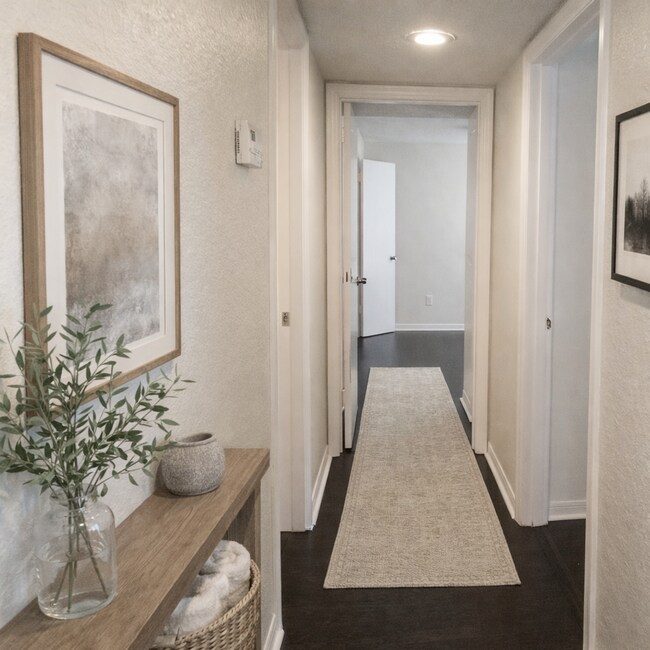 Building Photo - Beautiful Remodeled 2/1 Condo x Rent @ Villa Medici close to Theme Parks!