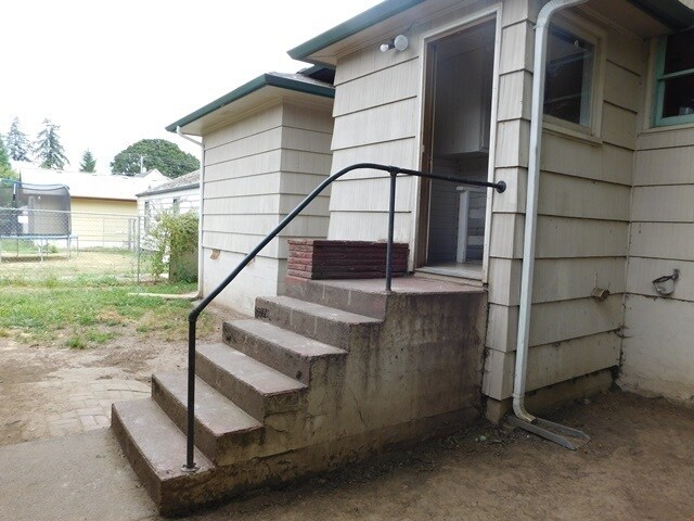 Building Photo - 3Bd/1Ba Single Story House w/ Basement - A...