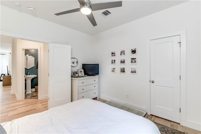 Building Photo - 4809 Whispering Valley Dr