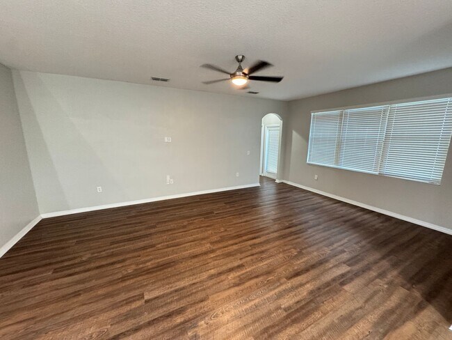 Building Photo - $300 off of a month of rent!! Experience the Epitome of Lakeside Luxury Living — For Rent in Narc...