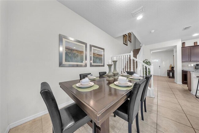 Building Photo - 2027 Majorca Dr