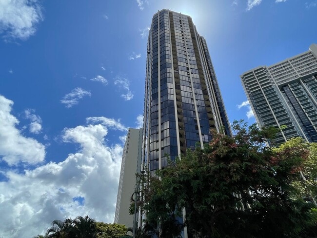 Building Photo - 60 N Beretania St