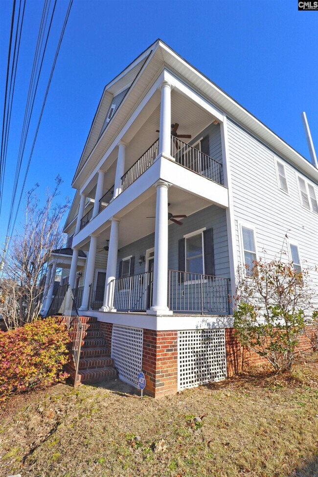 Building Photo - 1008 Woodrow St