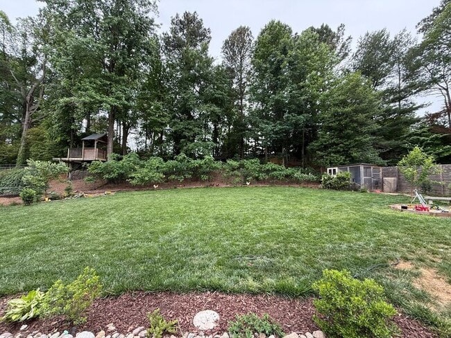 Building Photo - 908 Plateau Ln