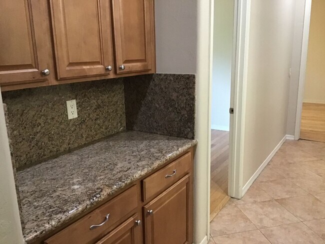 Building Photo - 5 Bdrm, 3 Full bath, clean nice home in Oro Valley-La Canada & Naranja