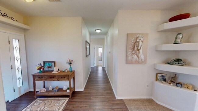 Building Photo - 3-Bedroom/2.5-Bathroom in Alamogordo, NM