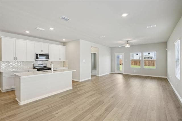 Building Photo - 613 Clover Crk Dr