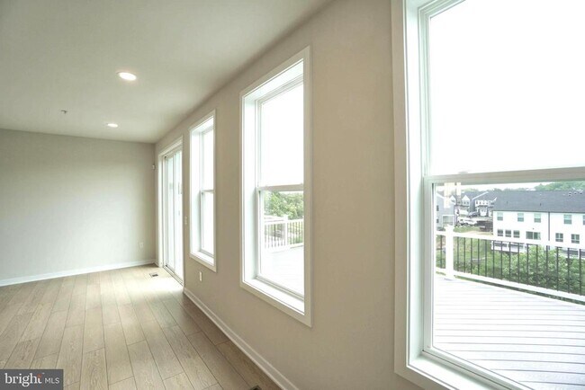 Building Photo - 332 Aspen Wy
