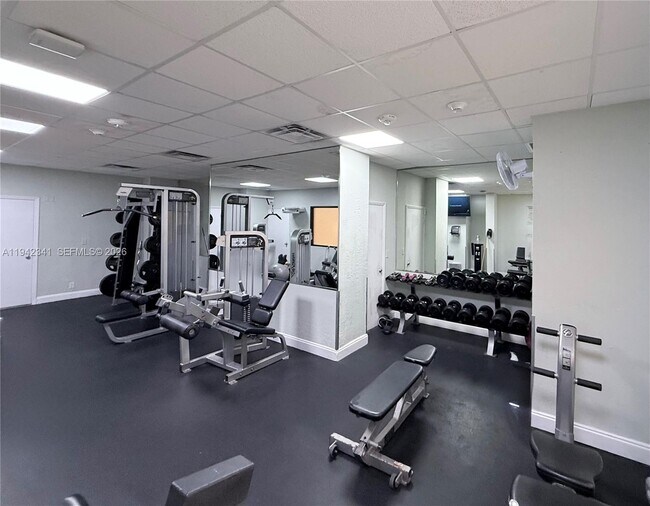 Building Photo - 3180 S Ocean Dr