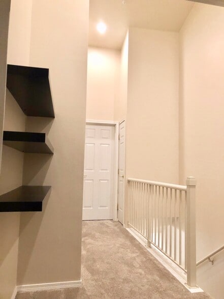 Building Photo - Sonoma Villa Condo