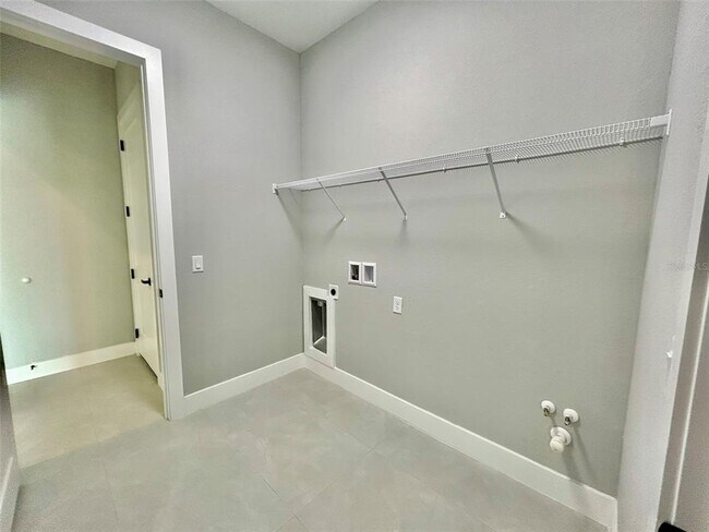 Building Photo - 8147 Tracy Cir