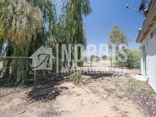 Building Photo - 26405 W Sherbundy Dr