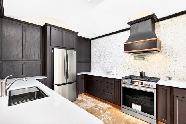 Building Photo - 2230 Howell Ave