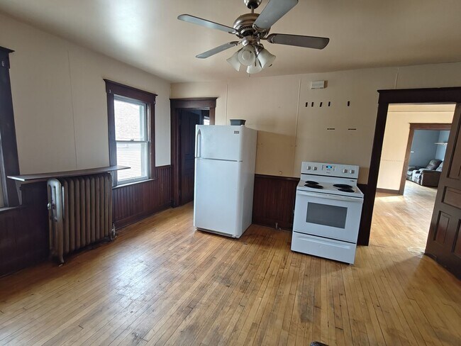 Building Photo - 1118 S 14th St