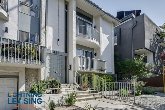 Building Photo - 426 S Venice Blvd