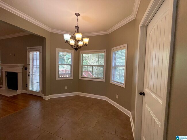 Building Photo - 208 Castlehill Dr