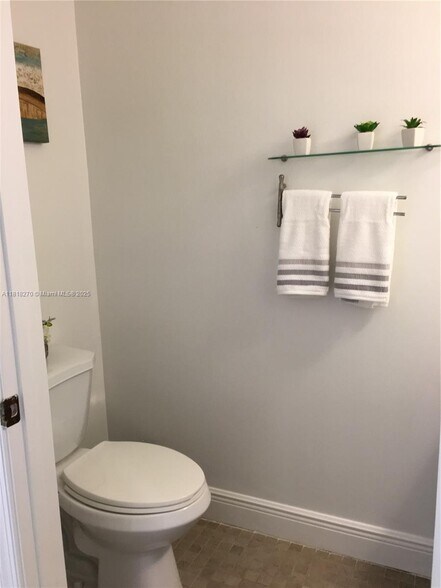 Building Photo - 1138 Croton Ct