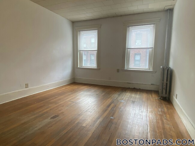 Building Photo - 24 Westland Ave
