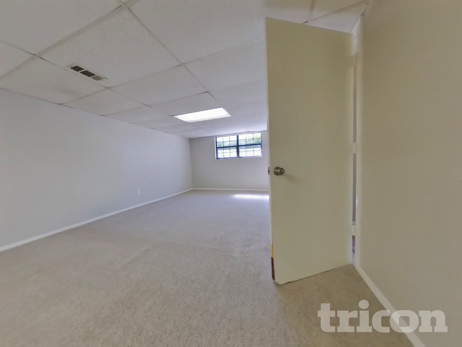 Building Photo - 1515 Olde Oak Dr