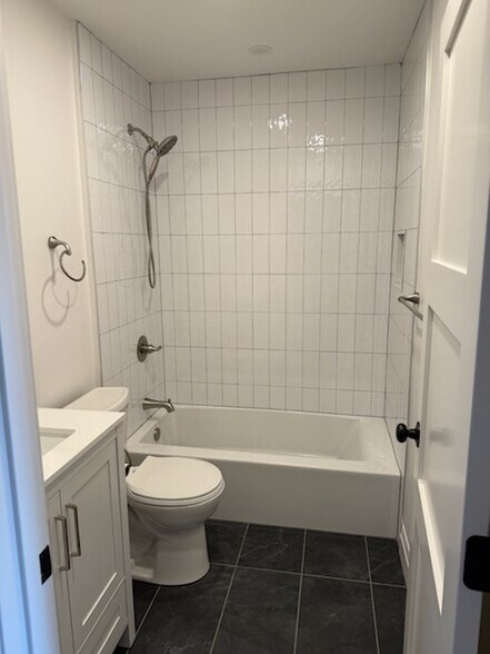 Building Photo - 919 S Concord Rd