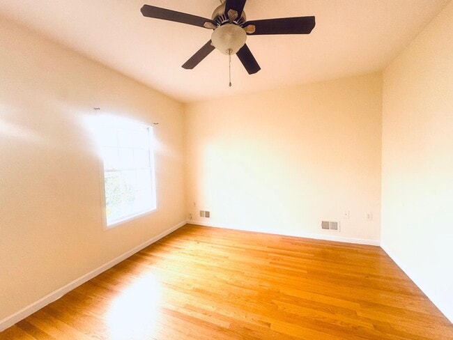 Building Photo - 30 Whitman Ave