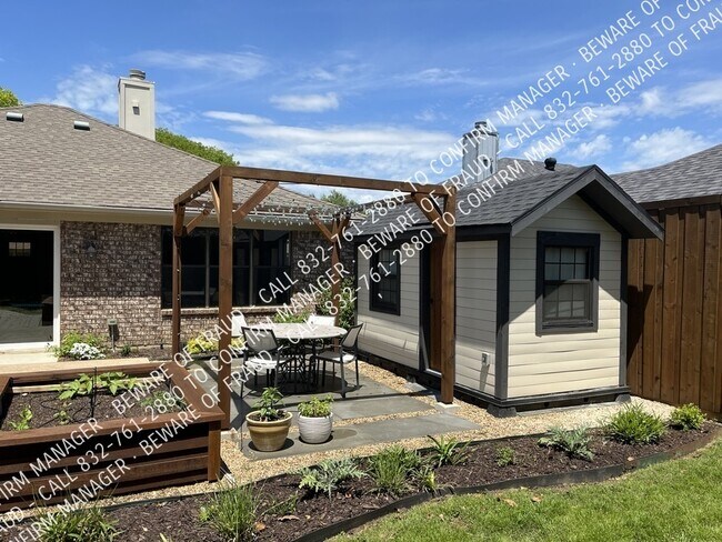 Building Photo - 645 Thompson Dr