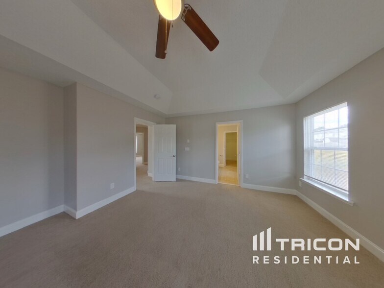 Building Photo - 4327 Stone Mountain Dr