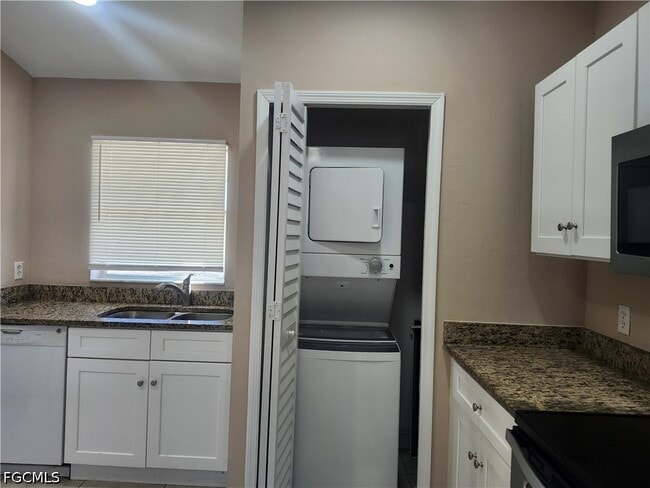 Building Photo - 217 Hightower Ave S