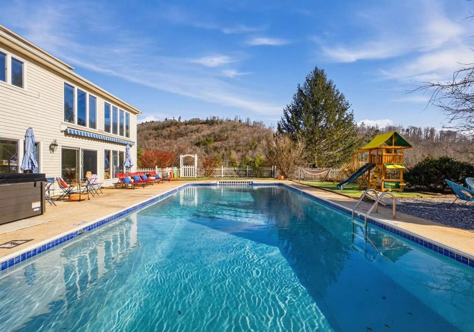 Building Photo - 12 Apple Tree Way