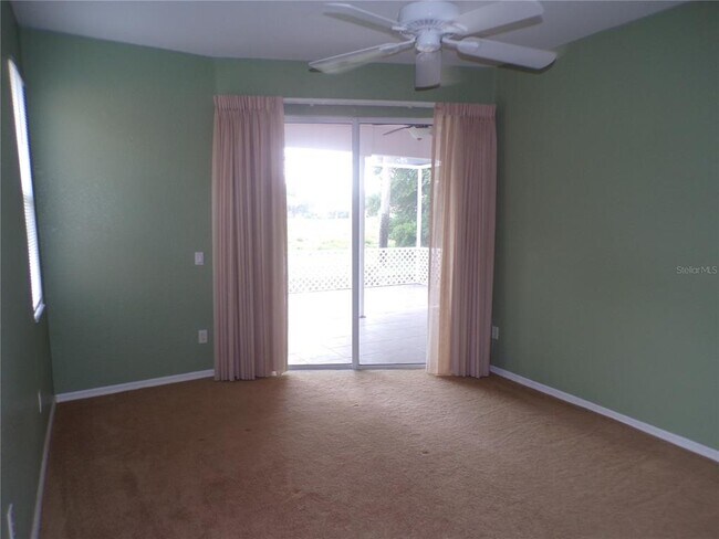 Building Photo - 2732 Royal Palm Dr
