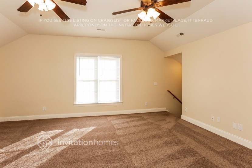 Building Photo - 1704 Crestgate Dr