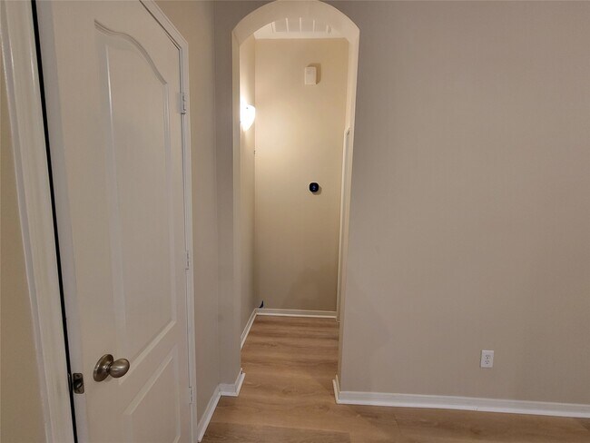 Building Photo - 15126 Summer Sunset Dr