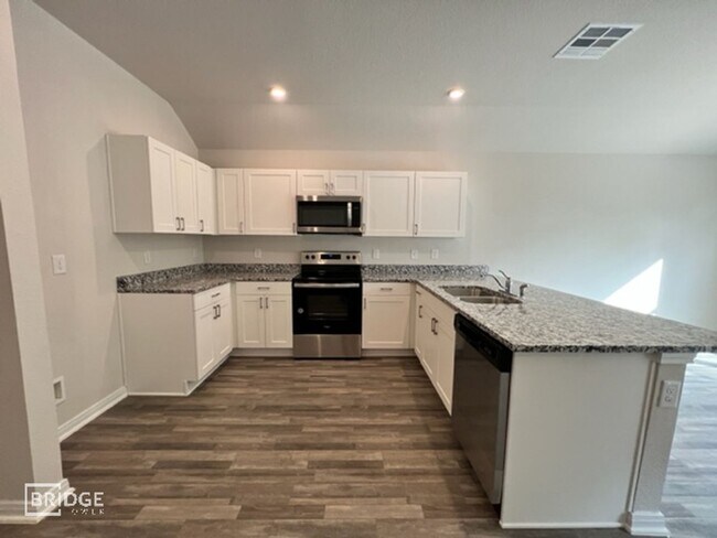 Building Photo - 17363 Cedar Crest Dr. Conroe Tx 77306
