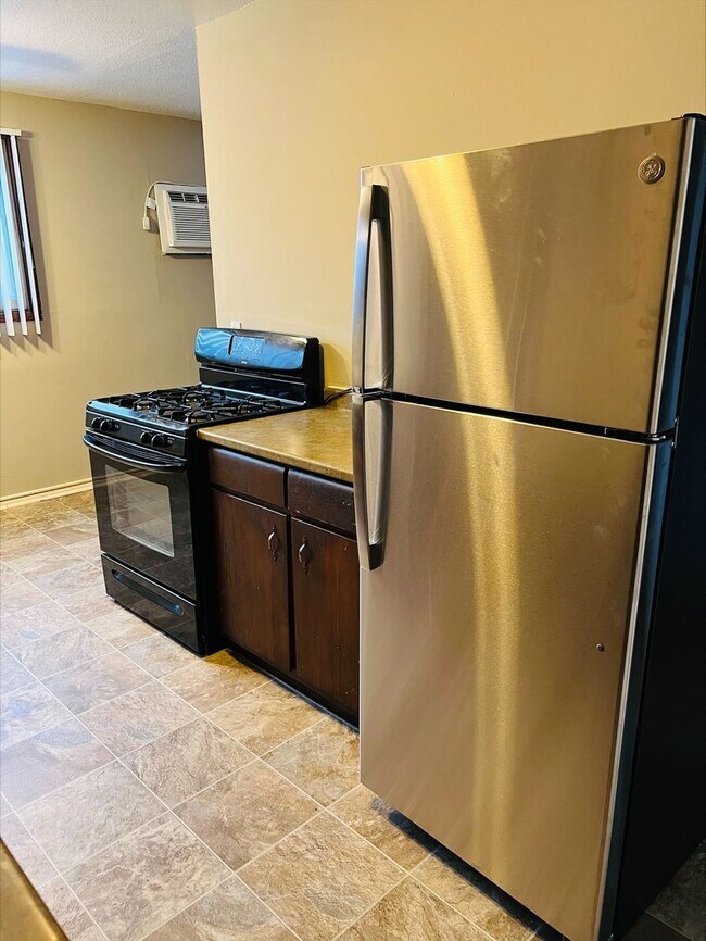 Building Photo - The Heights Apartments