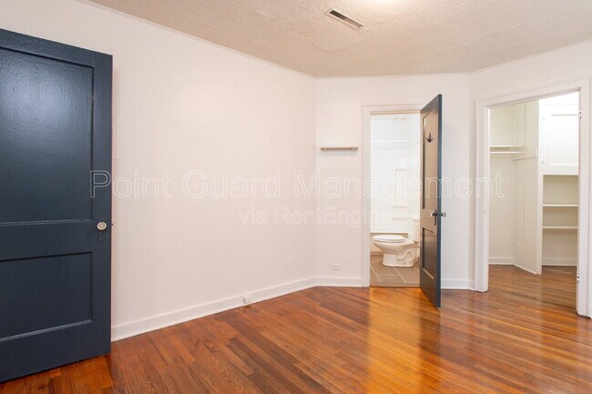 Building Photo - 621 N Broadview Ave