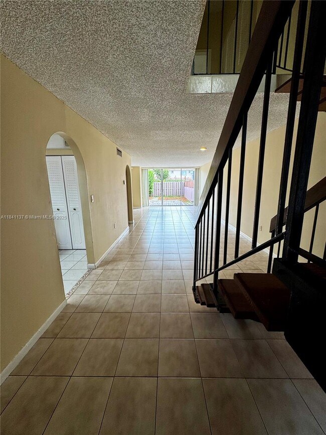 Building Photo - 6312 SW 139th Ct