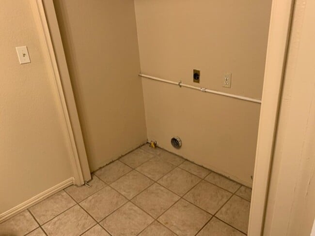 Building Photo - House