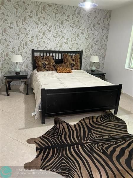 Building Photo - 351 NE 19th Pl