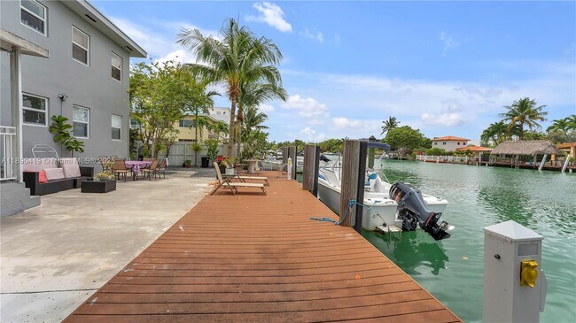 Building Photo - 1905 Calais Dr