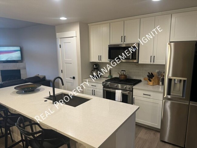 Building Photo - 63101 Boyd Acres Rd