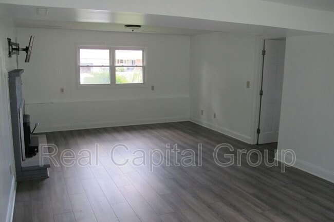 Building Photo - 18 Ethel Dr